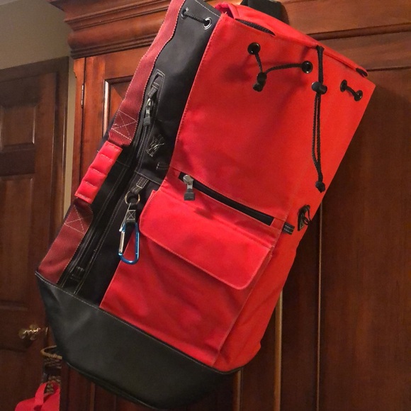 Marlboro Other - Marlboro Unlimited Drawstring Red Duffel Shoulder Bag Vintage 90’s.